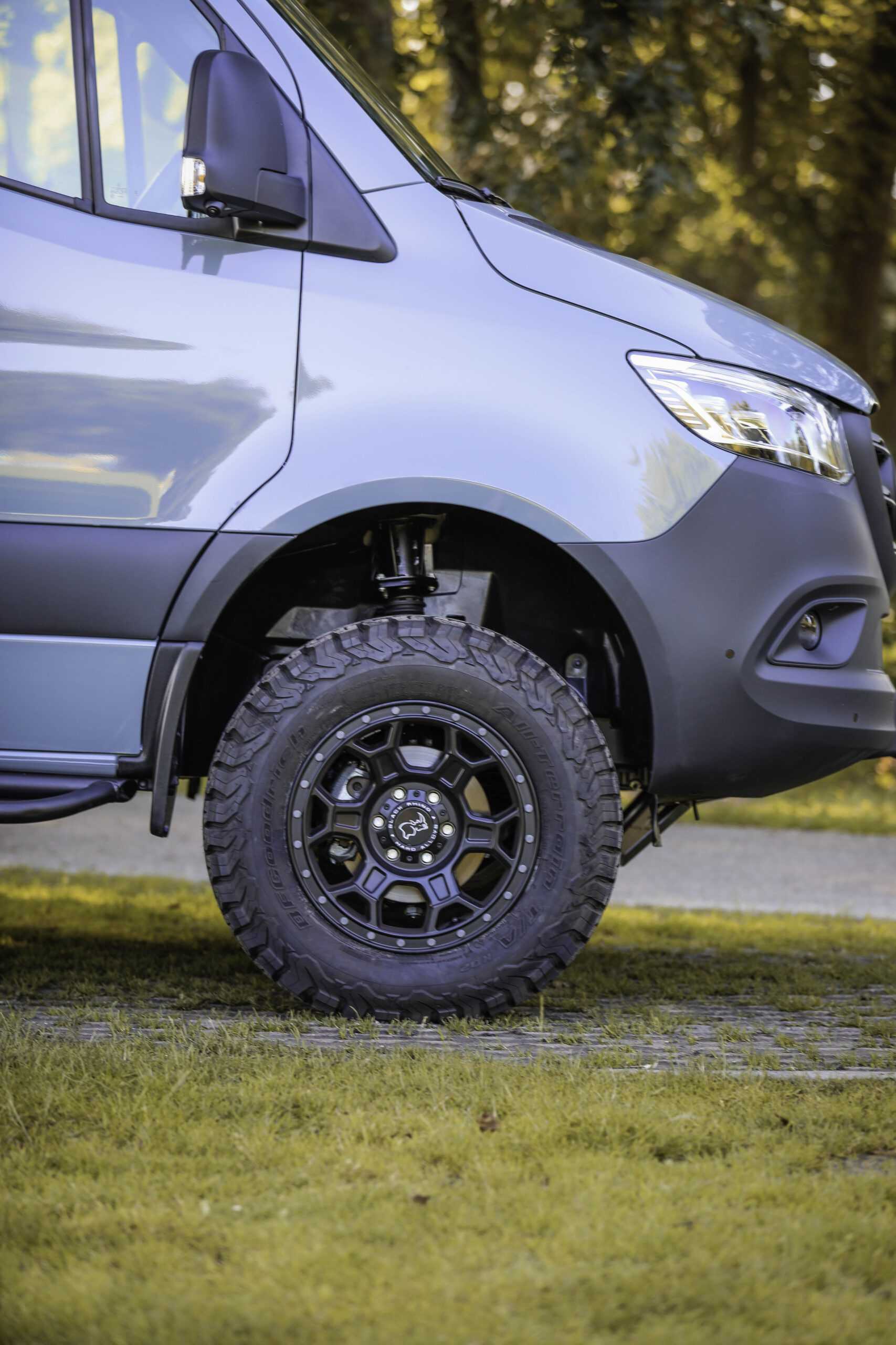 120mm Elevate Vans lift kit Mercedes Sprinter W907 Front Wheel After
