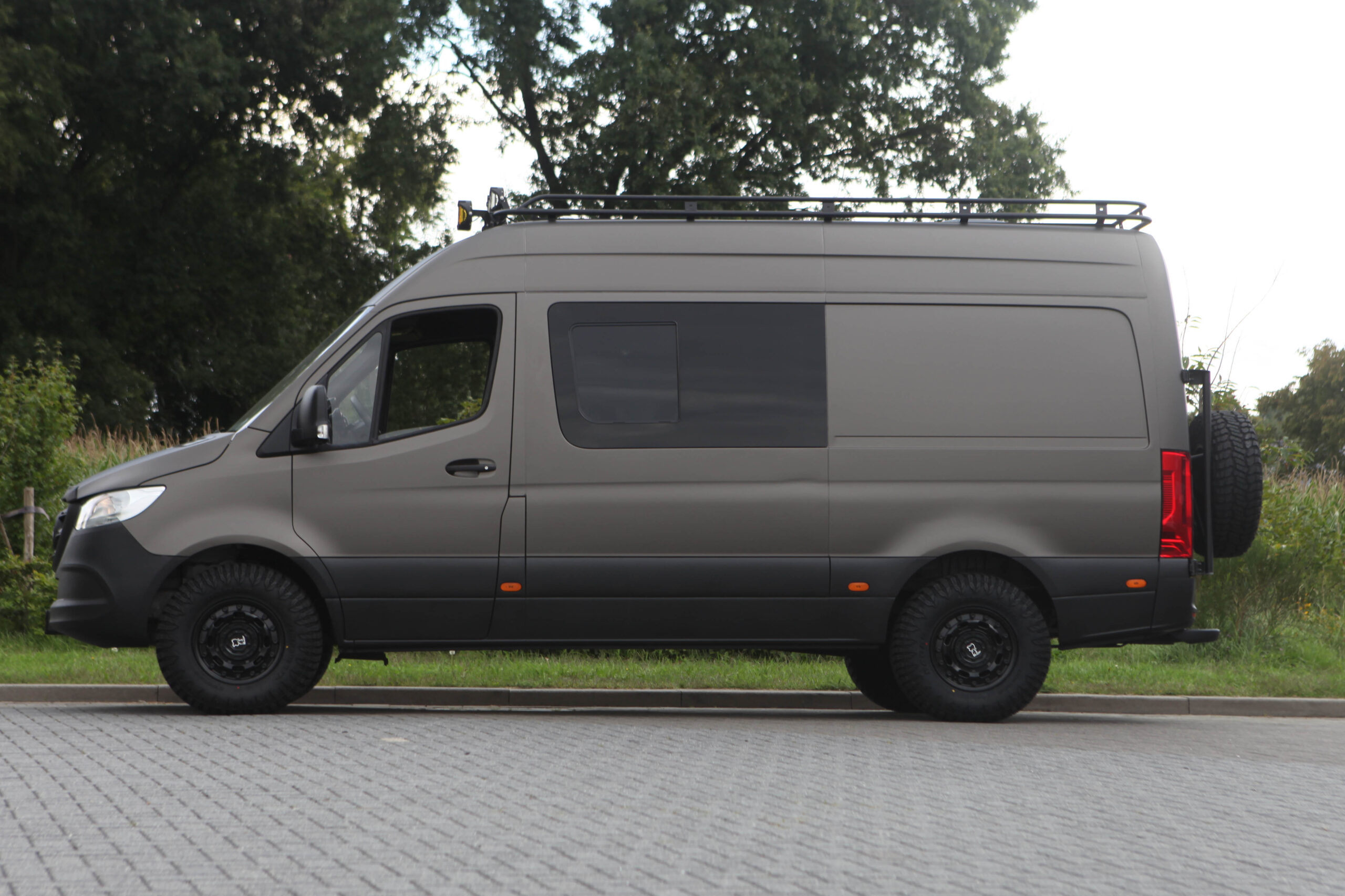 50mm Elevate Vans lift kit Mercedes Sprinter W907 After